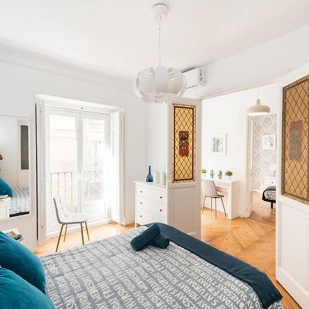 Apartamentos En Sol, Madrid Centro Bagian luar foto