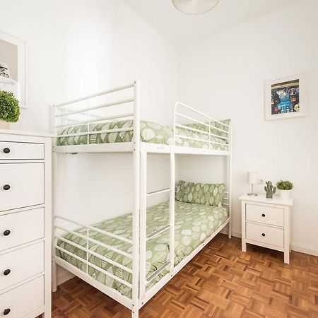 Apartamentos En Sol, Madrid Centro Bagian luar foto