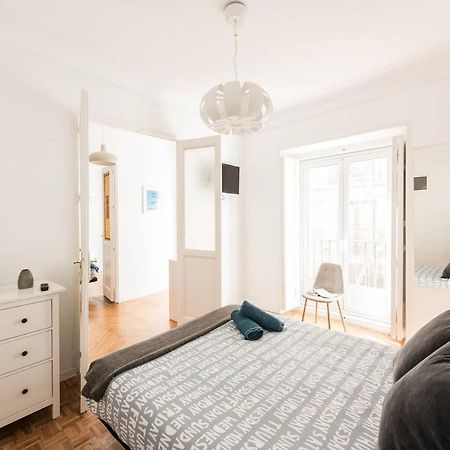 Apartamentos En Sol, Madrid Centro Bagian luar foto
