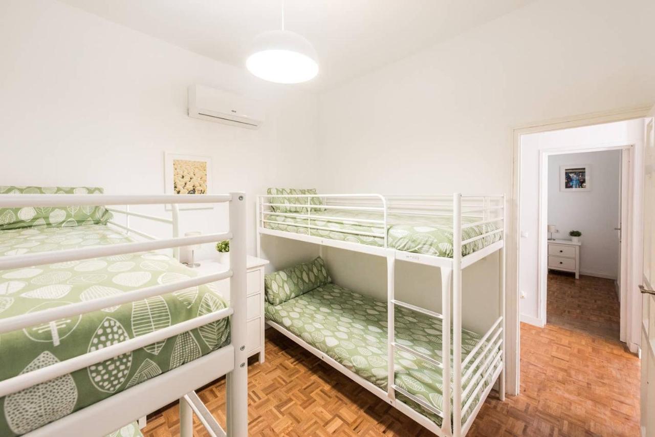 Apartamentos En Sol, Madrid Centro Bagian luar foto