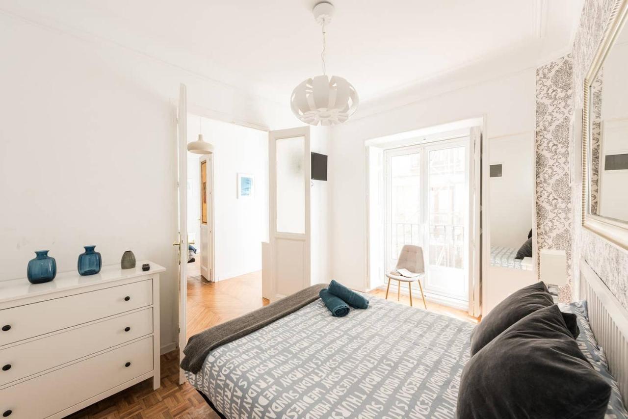 Apartamentos En Sol, Madrid Centro Bagian luar foto
