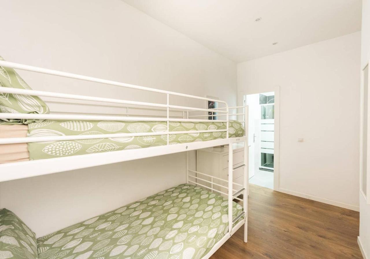 Apartamentos En Sol, Madrid Centro Bagian luar foto